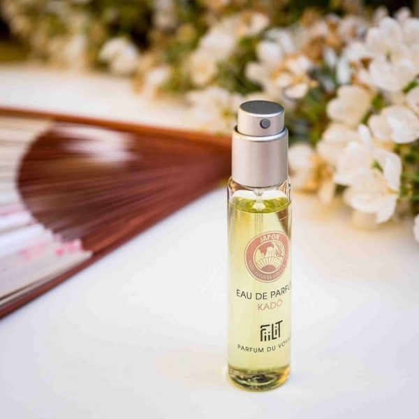 Ekskluzywna ekologiczna woda perfumowana, zapach: Kado - Japon, buteleczka, Zero Waste, 11 ml, FiiLiT (zdjęcie 4) Ekskluzywna ekologiczna woda perfumowana, zapach: Kado - Japon, buteleczka, Zero Waste, 11 ml, FiiLiT