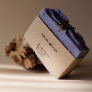 Naturalne mydło rzemieślnicze, lawenda-geranium, 100 g, Laboratorium Dobrego Nastroju